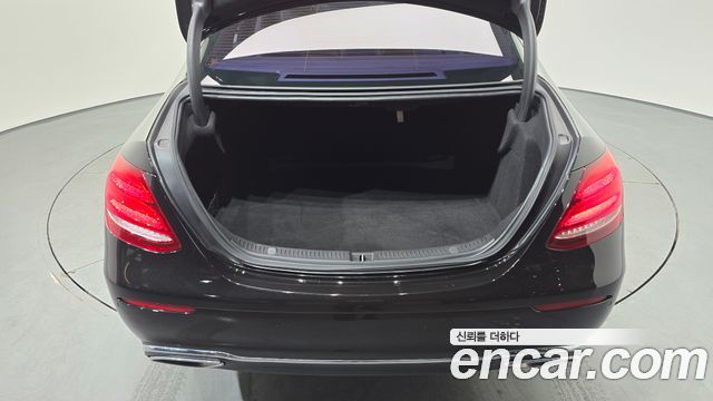 Mercedes-Benz E-Class E220d Exclusive