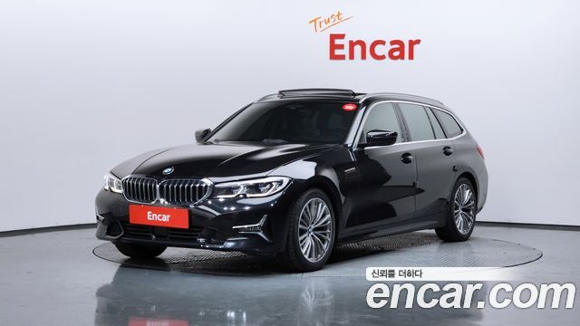 BMW 3-Series 320i Touring Luxury