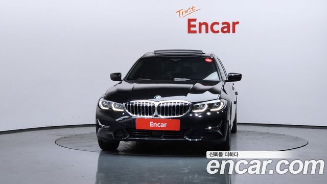 BMW 3-Series 320i Touring Luxury
