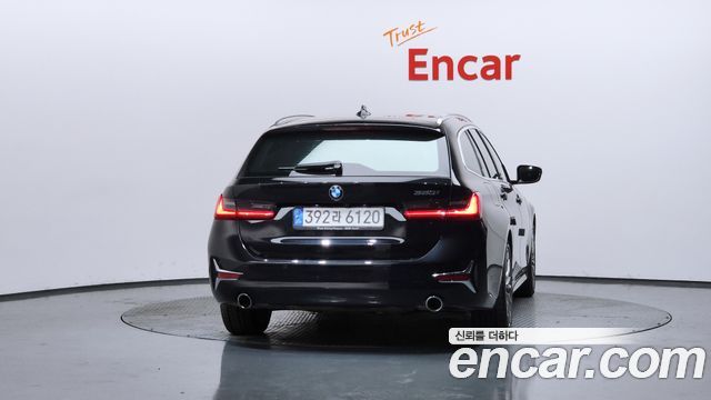 BMW 3-Series 320i Touring Luxury