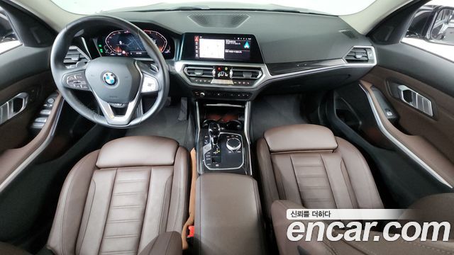 BMW 3-Series 320i Touring Luxury