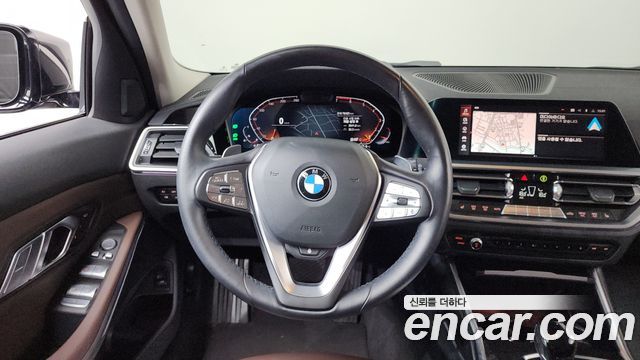 BMW 3-Series 320i Touring Luxury