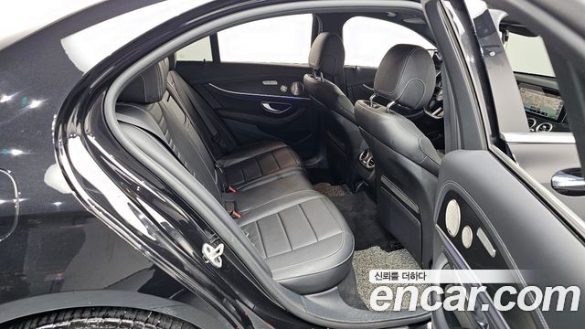 Mercedes-Benz E-Class E220d 4MATIC AMG Line
