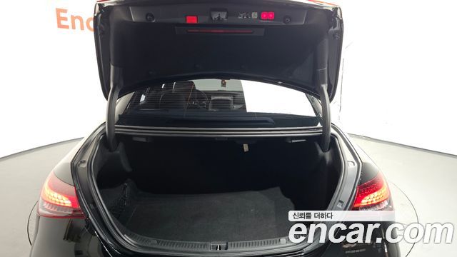 Mercedes-Benz E-Class E220d 4MATIC AMG Line