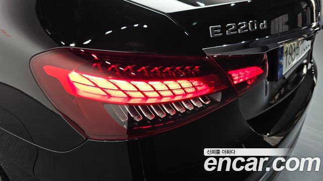Mercedes-Benz E-Class E220d 4MATIC AMG Line