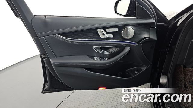 Mercedes-Benz E-Class E220d 4MATIC AMG Line