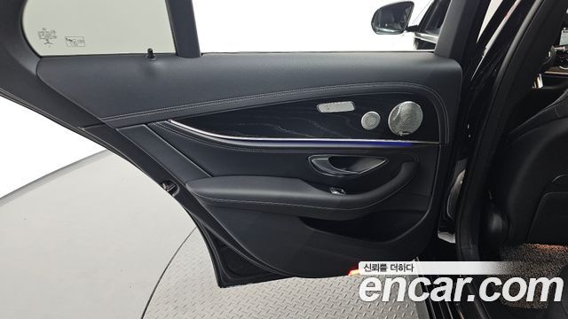 Mercedes-Benz E-Class E220d 4MATIC AMG Line