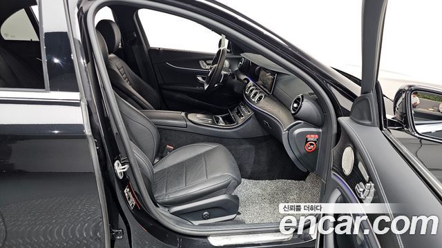 Mercedes-Benz E-Class E220d 4MATIC AMG Line