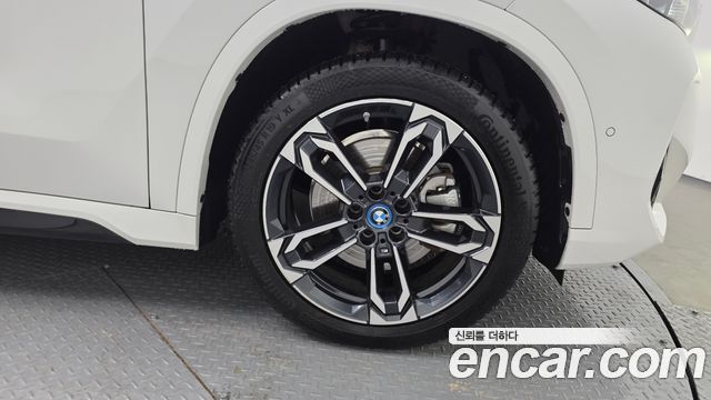 BMW iX1 xDrive 30 M Sport