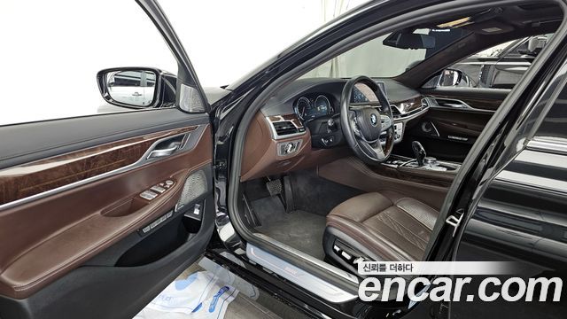 BMW 7-Series 750Li xDrive