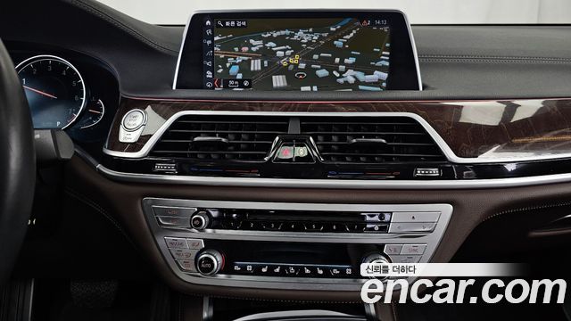 BMW 7-Series 750Li xDrive