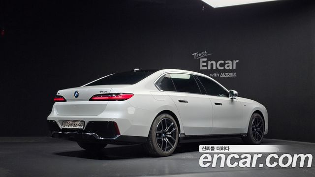 BMW 7-Series 740i xDrive M Sport