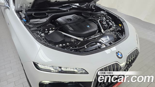 BMW 7-Series 740i xDrive M Sport