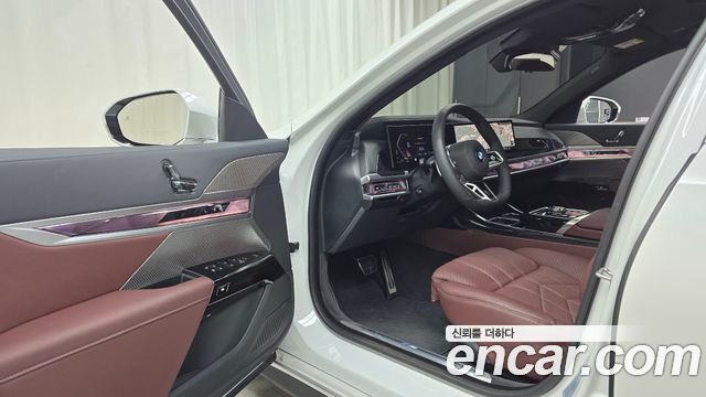 BMW 7-Series 740i xDrive M Sport