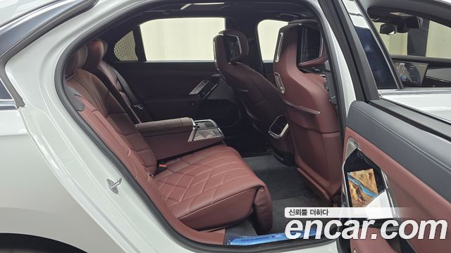 BMW 7-Series 740i xDrive M Sport