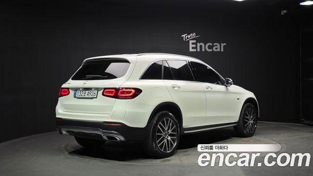 Mercedes-Benz GLC-Class GLC300e 4MATIC