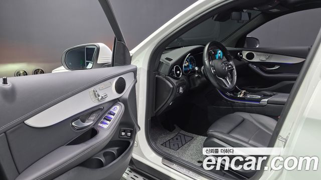 Mercedes-Benz GLC-Class GLC300e 4MATIC