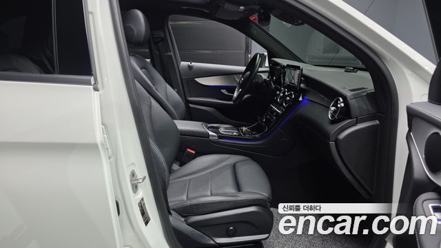 Mercedes-Benz GLC-Class GLC300e 4MATIC