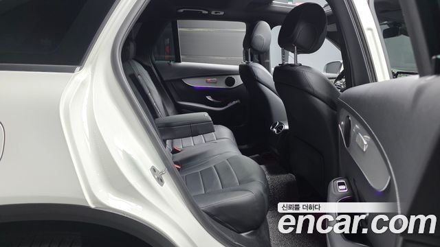 Mercedes-Benz GLC-Class GLC300e 4MATIC
