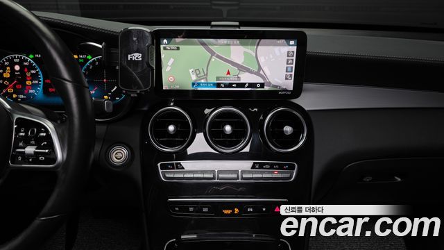 Mercedes-Benz GLC-Class GLC300e 4MATIC