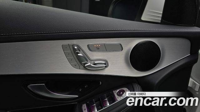 Mercedes-Benz GLC-Class GLC300e 4MATIC