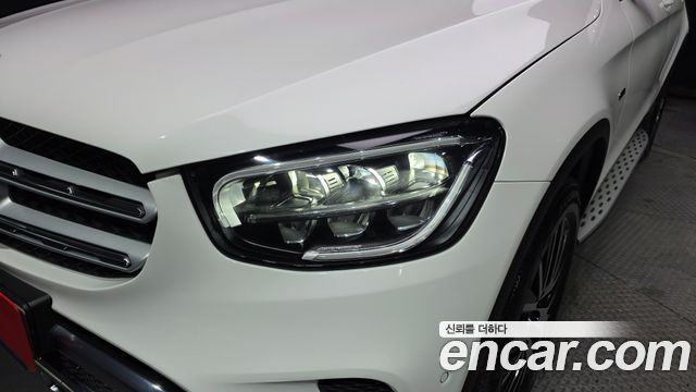 Mercedes-Benz GLC-Class GLC300e 4MATIC