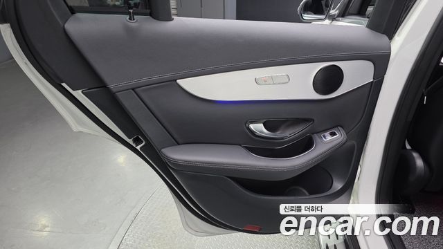 Mercedes-Benz GLC-Class GLC300e 4MATIC