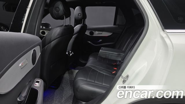 Mercedes-Benz GLC-Class GLC300e 4MATIC