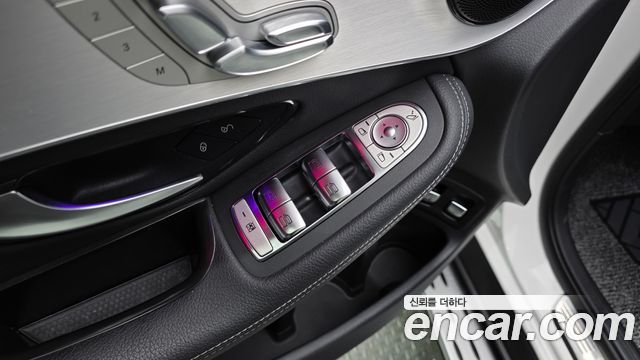 Mercedes-Benz GLC-Class GLC300e 4MATIC
