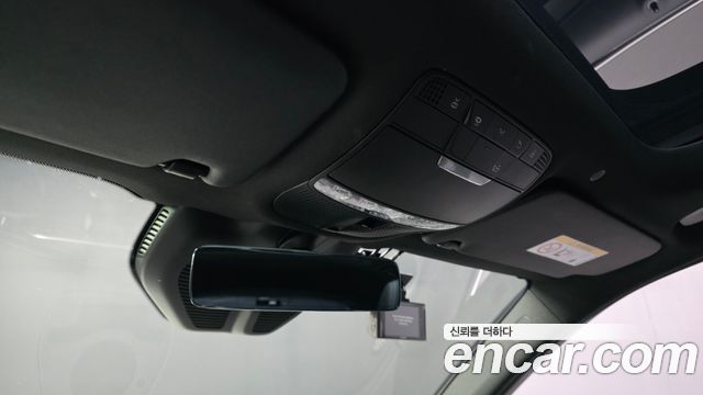 Mercedes-Benz GLC-Class GLC300e 4MATIC