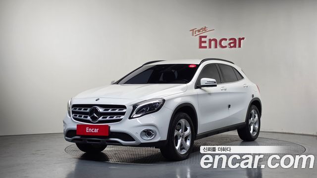 Mercedes-Benz GLA-Class GLA220