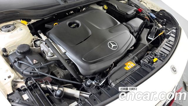 Mercedes-Benz GLA-Class GLA220