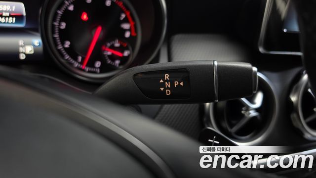 Mercedes-Benz GLA-Class GLA220