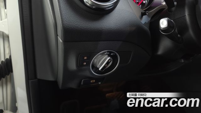 Mercedes-Benz GLA-Class GLA220