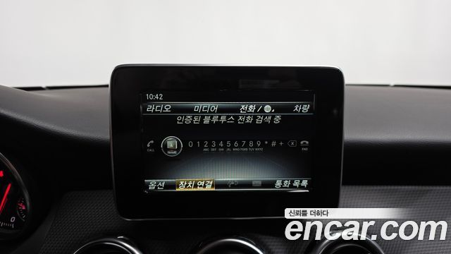 Mercedes-Benz GLA-Class GLA220
