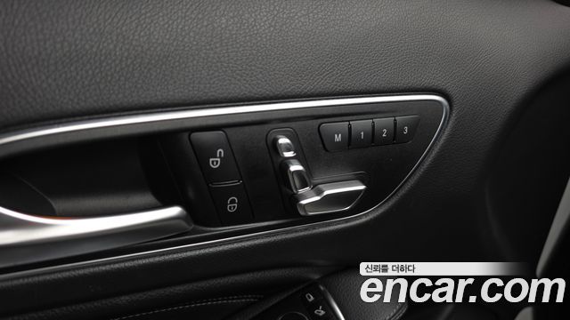 Mercedes-Benz GLA-Class GLA220
