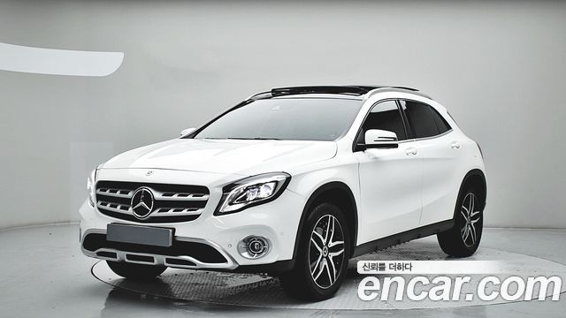 Mercedes-Benz GLA-Class GLA220 Premium