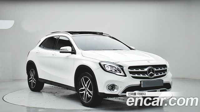 Mercedes-Benz GLA-Class GLA220 Premium