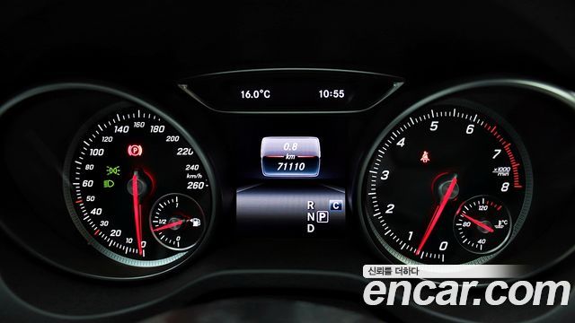 Mercedes-Benz GLA-Class GLA220 Premium