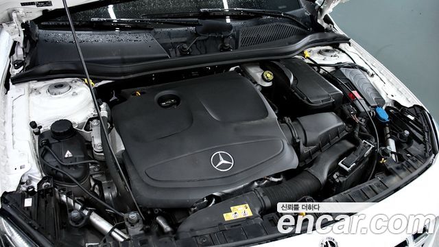 Mercedes-Benz GLA-Class GLA220 Premium