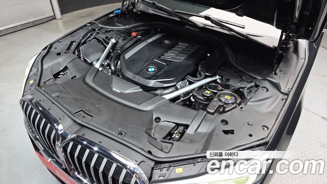BMW 7-Series 740Li xDrive M Sport Package