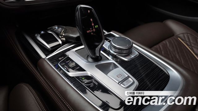 BMW 7-Series 740Li xDrive M Sport Package
