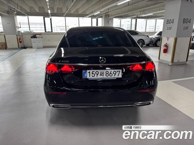 Mercedes-Benz E-Class E200 Avantgarde