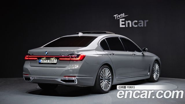 BMW 7-Series 740Li xDrive Design Pure Excellence