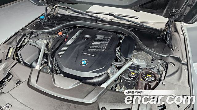 BMW 7-Series 740Li xDrive Design Pure Excellence