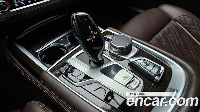 BMW 7-Series 740Li xDrive Design Pure Excellence