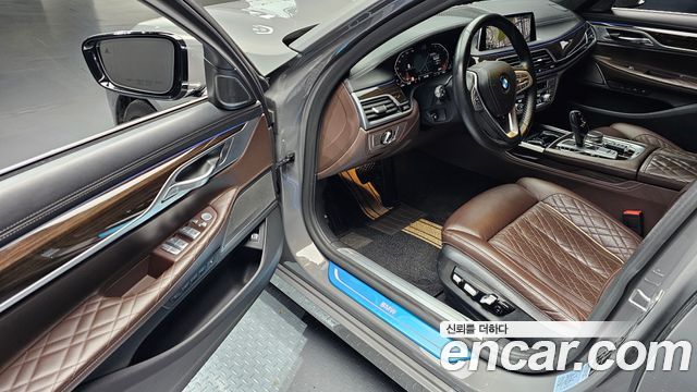 BMW 7-Series 740Li xDrive Design Pure Excellence