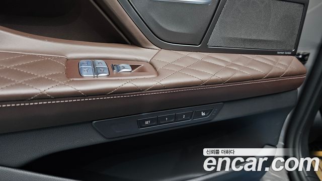 BMW 7-Series 740Li xDrive Design Pure Excellence