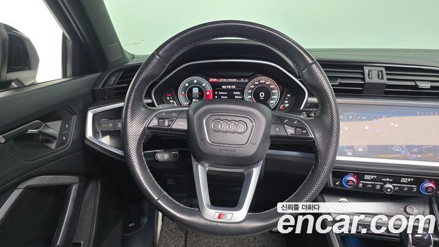 Audi Q3 35 TDI Premium Sportback