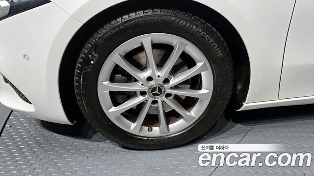 Mercedes-Benz A-Class A220 Hatchback